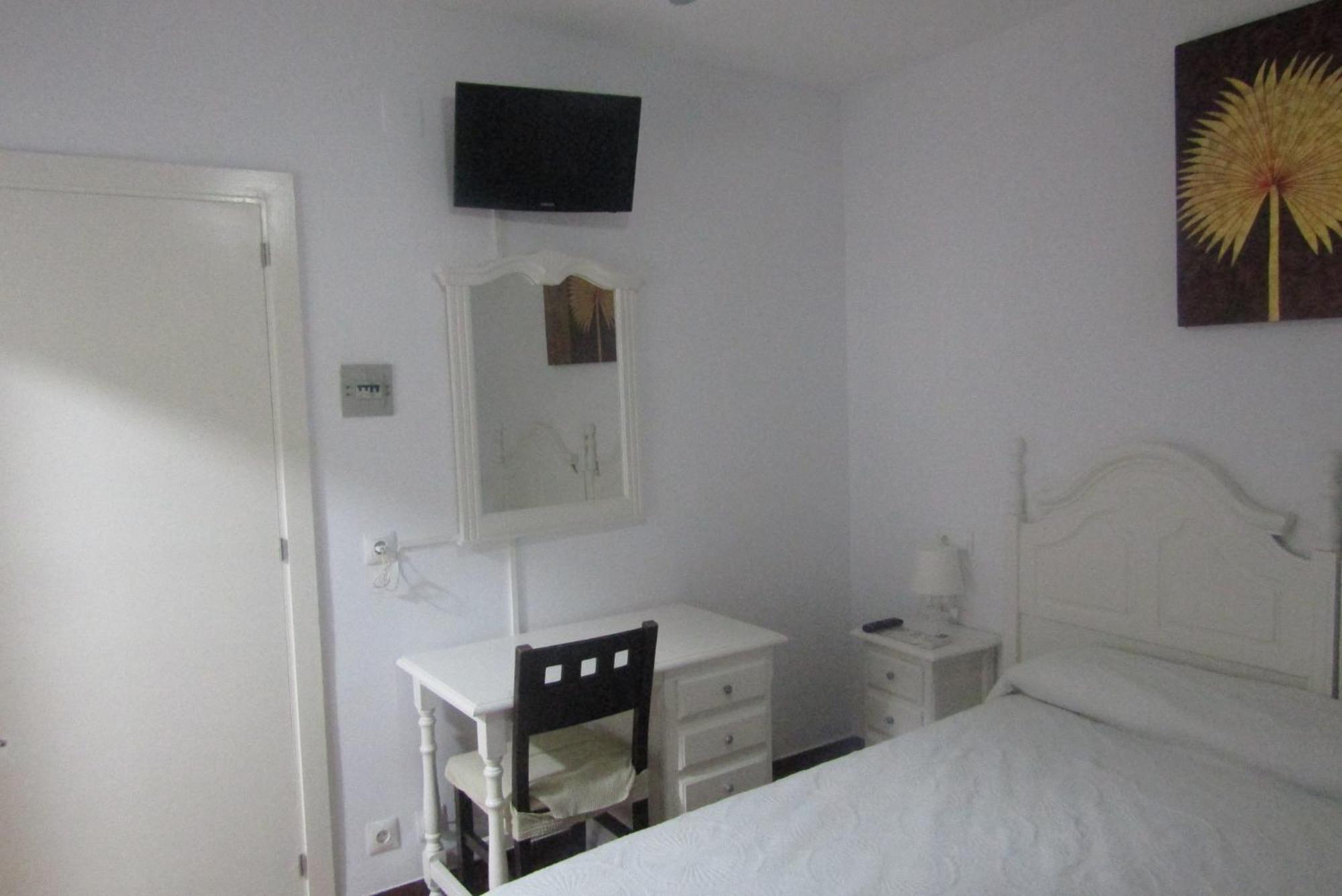 Hostal Andalucia Almuñécar Esterno foto